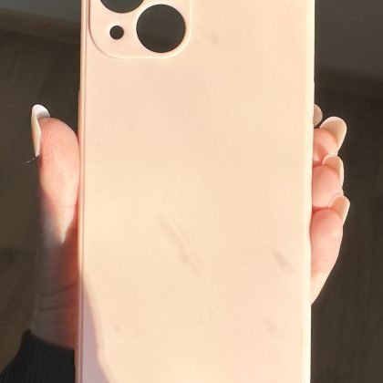 silikonový ružový obal pre iPhone 13