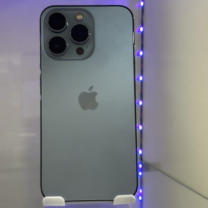 iPhone 13 pro modrý